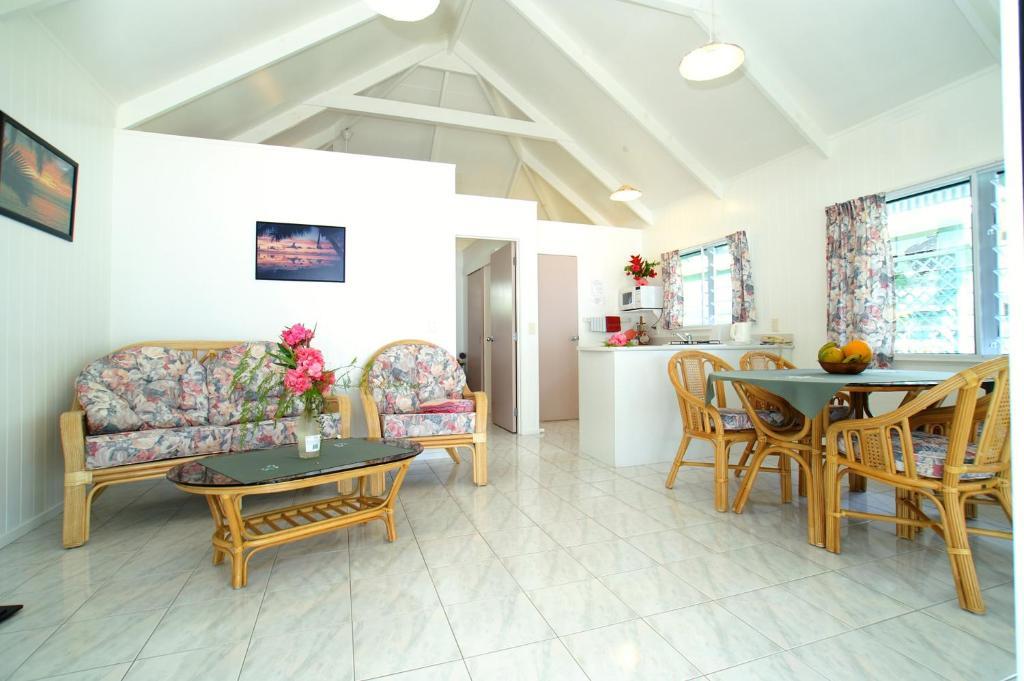 Sunhaven Beach Bungalows (Adults Only) 라로통가 외부 사진